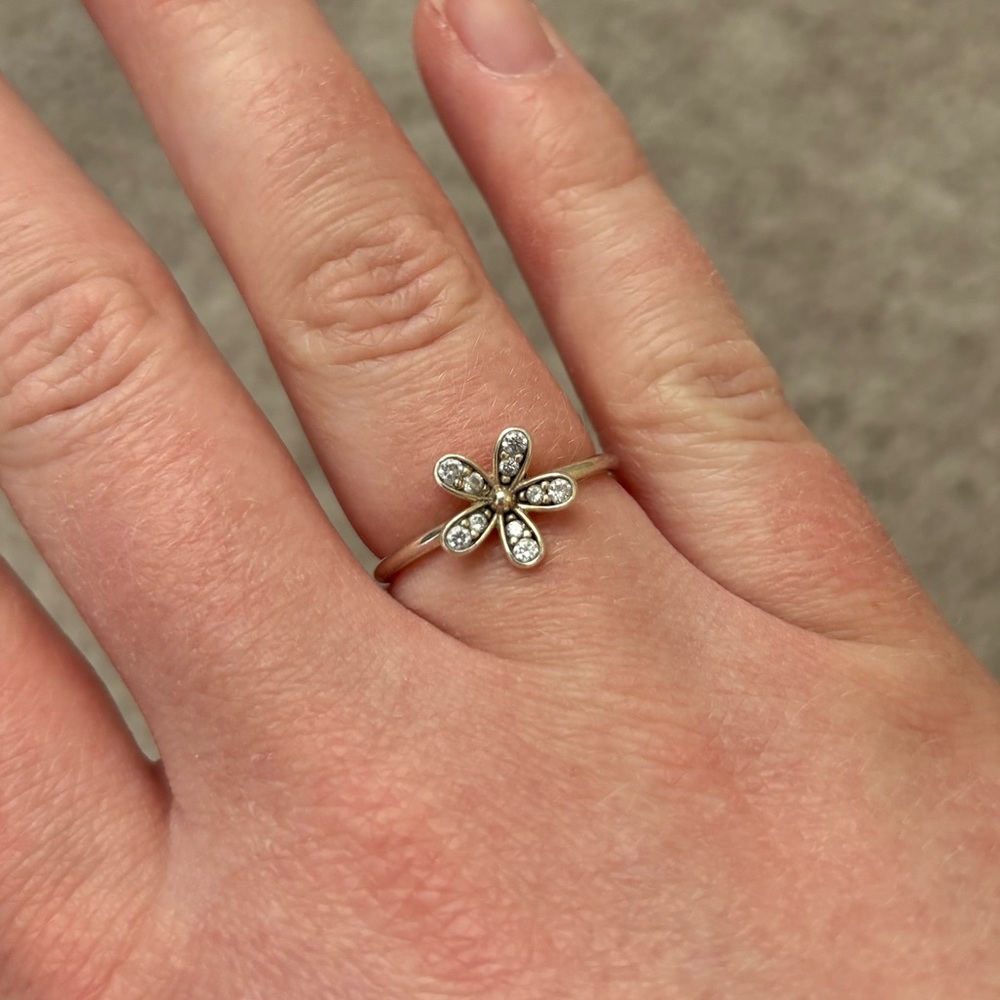 Pandora Dazzling Daisy Ring Size EU 54 / US 7 Retired